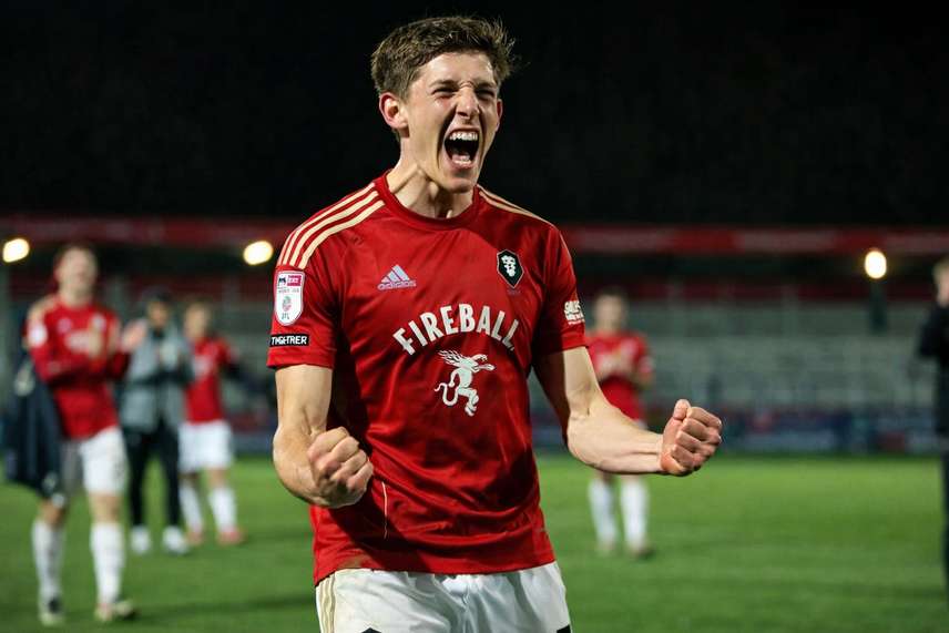 Salford City vs Grimsby Pronóstico – Resumen de apuestas para el partido